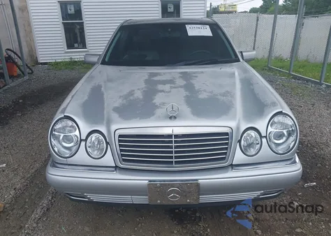 1999 Mercedes-Benz E 320 из США, поврежденный, VIN WDBJF65H9XA809911